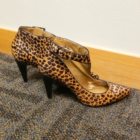Nine West high heel Leopard print shoes 7.5 - Picture 4 of 9